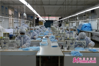 日產口罩7000只 中鋁山東企業跨界助力戰“疫”防護用品生產